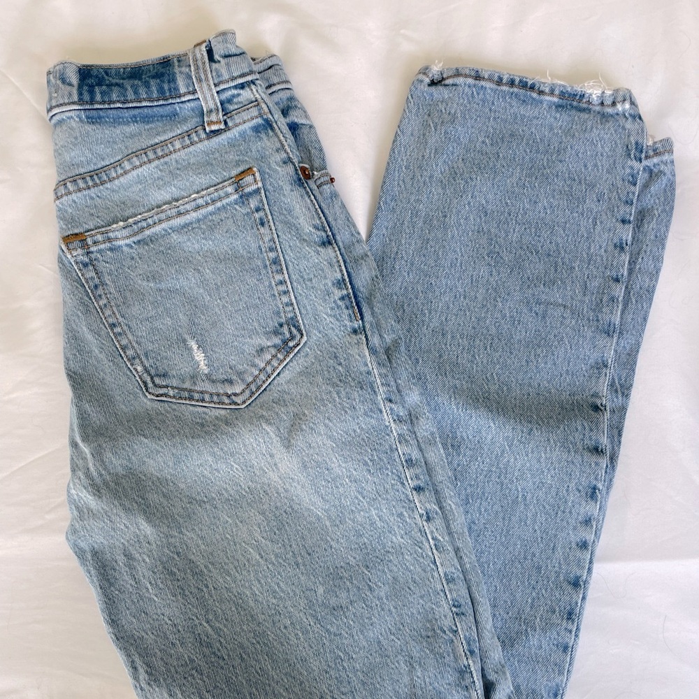 Abercrombie 90s Ultra High Rise Straight Jeans - Light Wash Ripped, Size 24 Long